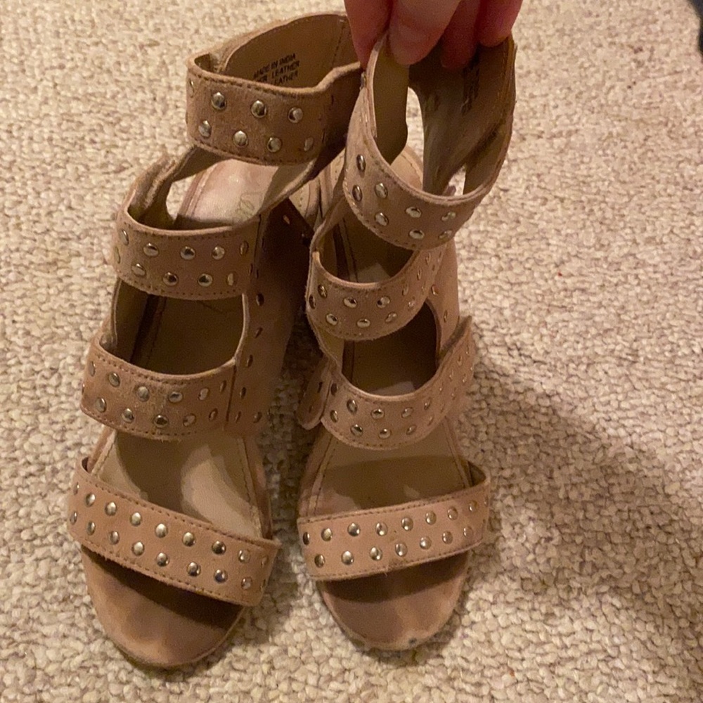 Cute Sandals w Heel